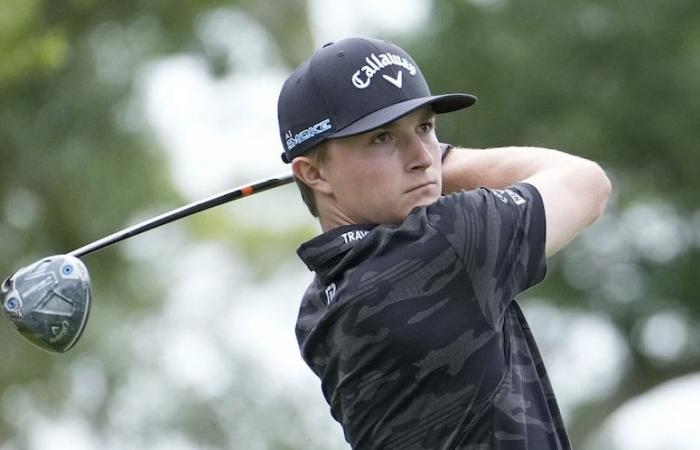 A 17 ans, il décide de devenir pro et reçoit déjà une invitation au PGA Tour