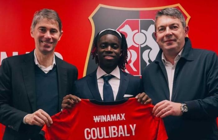 US Villejuif football congratulates Joël-Emmanuel Coulibaly on his professional contract