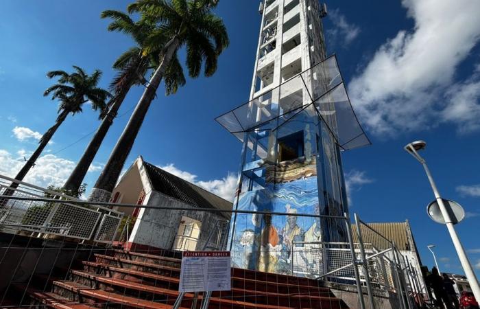 l’accès au parvis de l’église Saint-Louis est restreint pendant les travaux