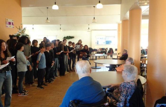 collégiens et résidents de l’Ehpad de Lesbazeilles ont discuté musique