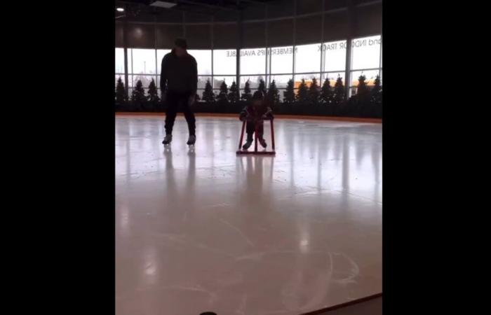 Carey Price apprend à son fils à patiner