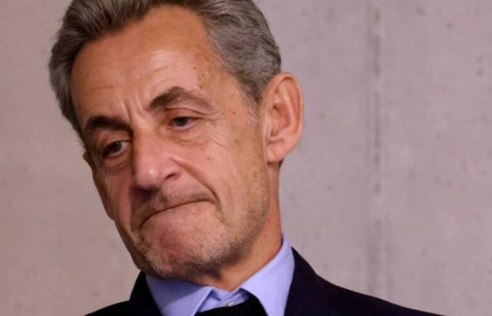 Condamné, Nicolas Sarkozy devra passer par la (même brève) case du bracelet électronique