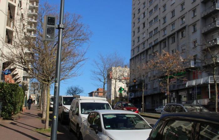 Ce nouveau radar “est caché” derrière un arbre à Toulouse, le maire demande qu’il soit déplacé