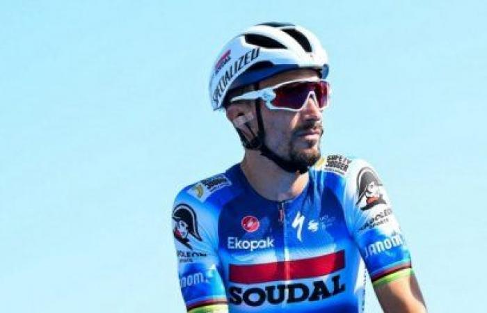 Alaphilippe célébré par son équipe