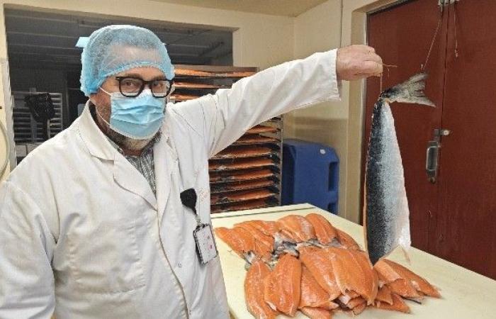 Le poisson fumé est produit depuis plus d’un siècle à Calais.