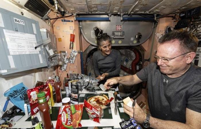 Coincés pendant six mois, les deux astronautes devront y rester encore au moins trois mois.