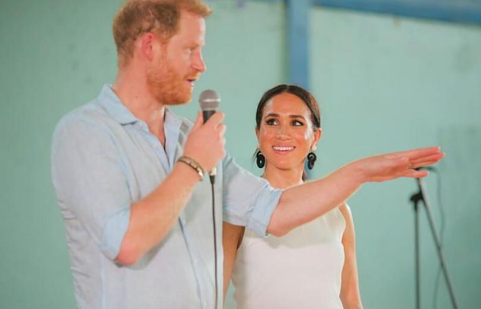 Le prince Harry et Meghan Markle présentent leur carte de vœux, on voit leurs enfants