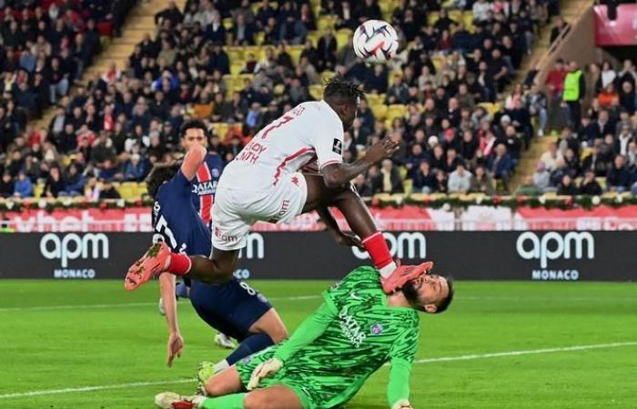 Le PSG renverse Monaco pour s’envoler en tête du classement