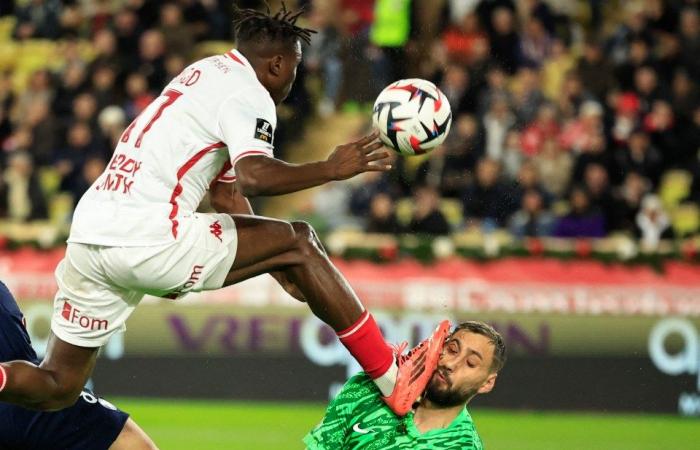 Le visage de Gigi Donnarumma saigne avec une vilaine entaille avant d’être agrafé lors d’un défi d’horreur