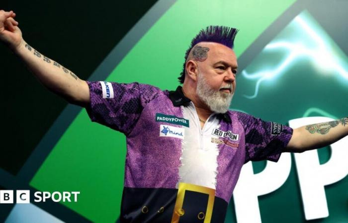 Peter Wright gagne, Ryan Meikle bat Fallon Sherrock