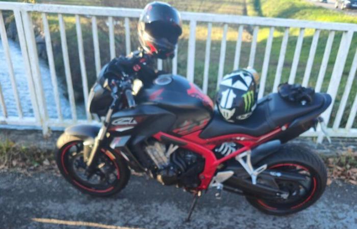 Un motard prend la voie rapide… direction la fourrière !