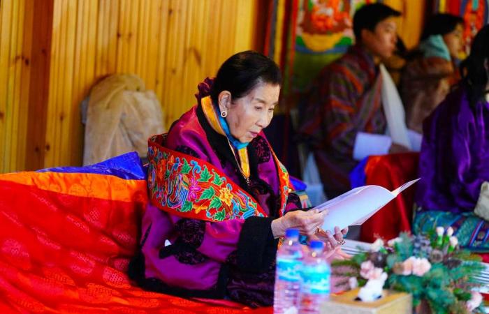 Le roi Jigme Khesar, son héritier, son père, les reines, princes et princesses du Bhoutan réunis pour la fête nationale