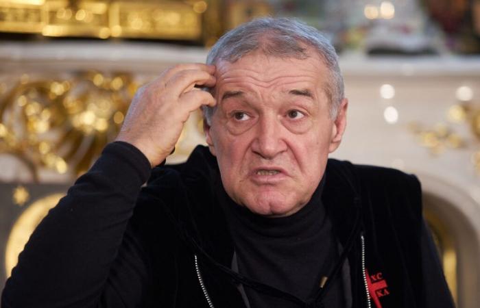 Gigi Becali n’a tenu que 45 minutes ! Il a expulsé 3 footballeurs de l’équipe du FCSB à la mi-- du match contre l’Universitatea Craiova.