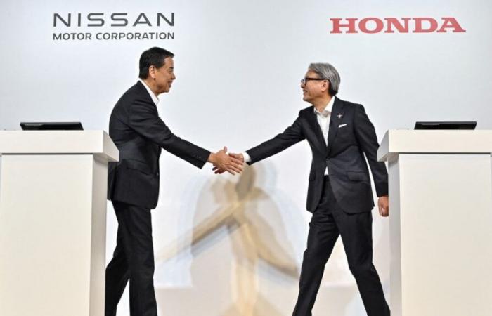 Le constructeur japonais Honda envisage une fusion avec son rival Nissan en difficulté pour gagner en influence dans le secteur électrique