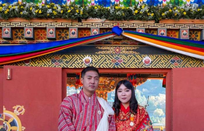 Le roi Jigme Khesar, son héritier, son père, les reines, princes et princesses du Bhoutan réunis pour la fête nationale