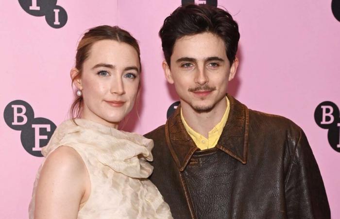 Timothée Chalamet se souvient que Saoirse Ronan l’avait réprimandé sur le tournage de “Little Women”