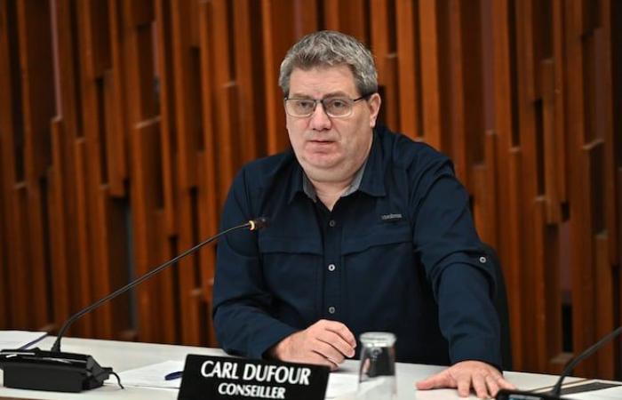 Carl Dufour moqué sur les réseaux sociaux pour son « surpoids »