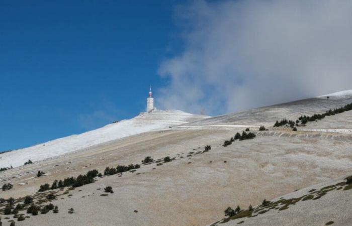 un fort mistral et de la neige au Ventoux pour ce week-end