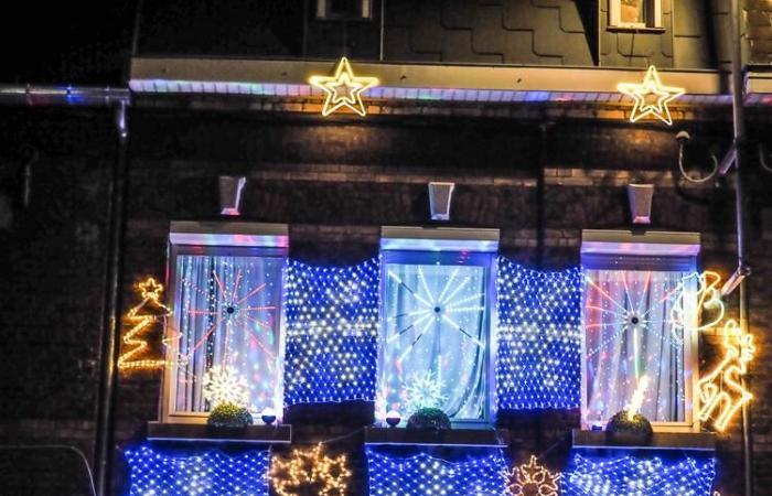 Deux maisons aux façades entièrement éclairées pour #Noël attirent tous les regards à Liège