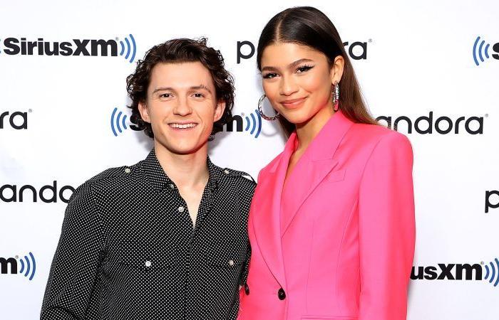 Tom Holland parle de sa relation avec Zendaya – et des projets de Noël du couple