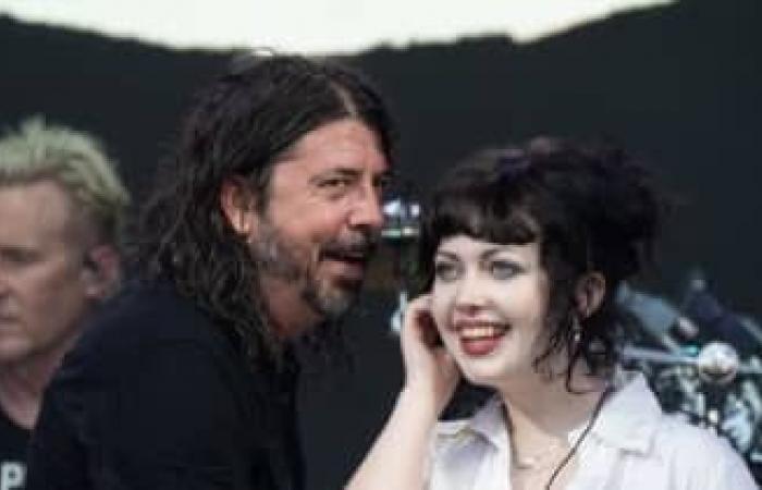 Violet, la fille de Dave Grohl, prépare son premier album ｜ BANG Showbiz Français