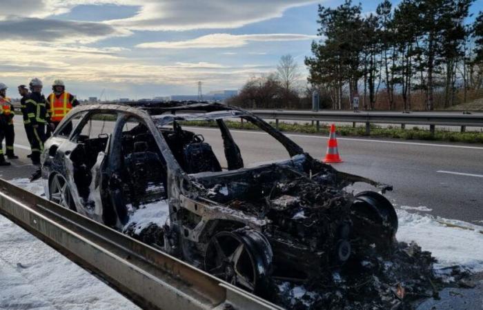 Faits divers. Sainte-Croix-en-Plaine : la voiture prend feu