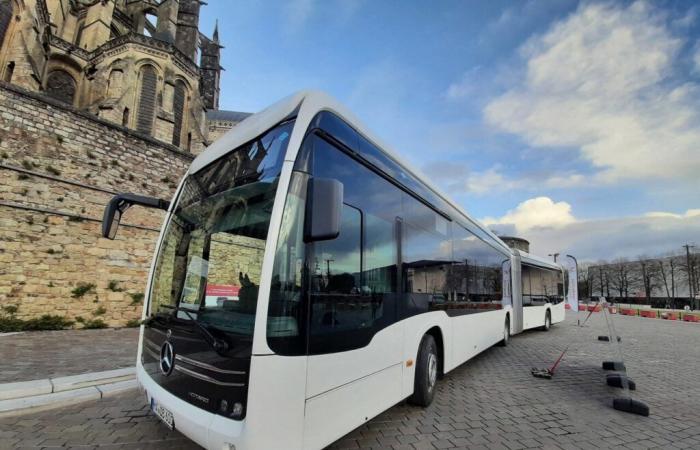 PHOTOS. Ce bus articulé, fonctionnant à l’hydrogène, circulera sur les futures Chronolignes au Mans