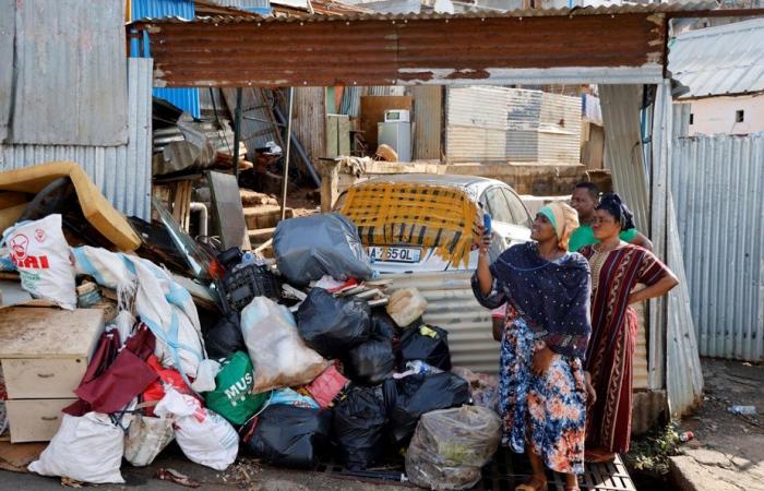 Le monde en bref | Macron conclut sa visite à Mayotte, bagarre au Parlement taïwanais