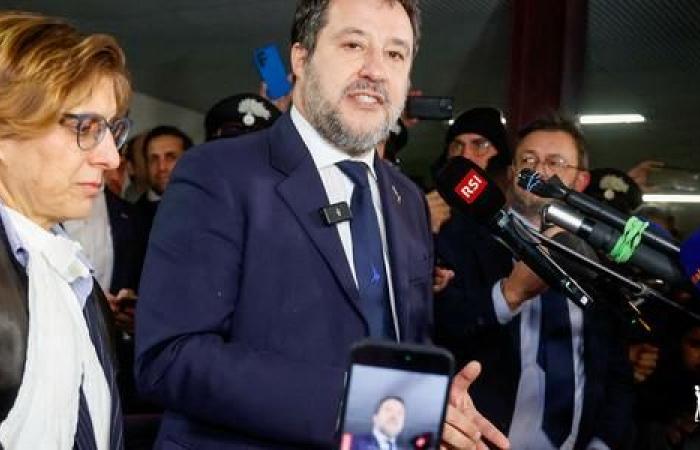 Salvini acquitté ; pour le juge le fait n’existe pas