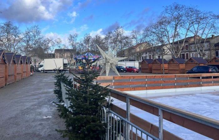 direction le village de Noël et sa patinoire