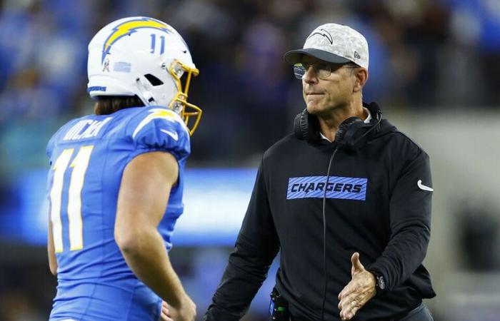 Harbaugh des Chargers savoure un rare coup de pied juste après la victoire : « Ma règle préférée »