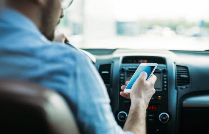 Étude automobile. 83 % des jeunes conducteurs utilisent un smartphone au volant