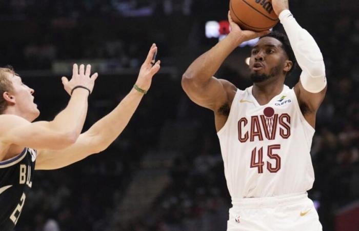 Donovan Mitchell marque 27 points alors que les Cavs s’améliorent à 15-1 à domicile et battent les Bucks, champions de la Coupe NBA, 124-101