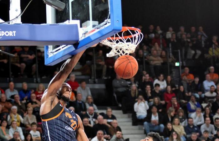 relive Poitiers Basket’s victory against Pau-Lacq-Orthez