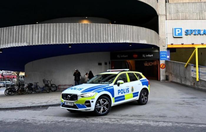 Une star du hip-hop suédois aurait été abattue dans un parking lors d’une fusillade filmée