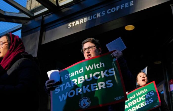 Le syndicat Starbucks annonce une grève qui durera jusqu’à la veille de Noël dans 3 grandes villes