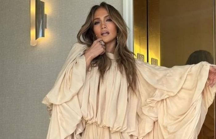 Jennifer Lopez admet avoir eu des « difficultés » au milieu de la séparation de Ben Affleck et parle des défis liés à la maternité