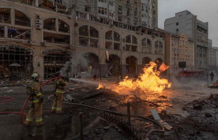 Guerre en Ukraine | Un mort et neuf blessés dans une frappe de missile russe sur Kyiv