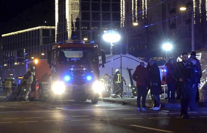 Deux morts et 68 blessés dans une attaque à la voiture bélier