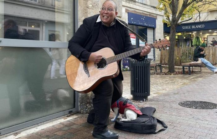 Aminta, la voix emblématique des rues de Poitiers, sort un CD