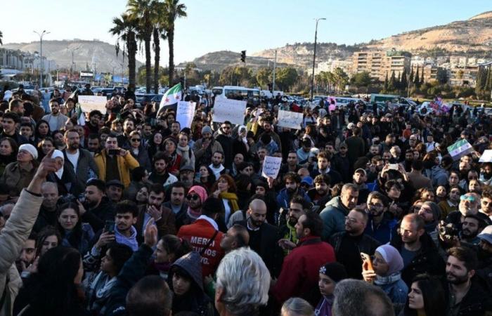 Des centaines de personnes manifestent à Damas pour la liberté des femmes et des minorités