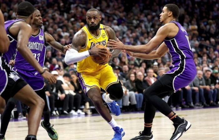 LeBron bat le record de minutes de tous les - alors que les Lakers se mettent sur la bonne voie