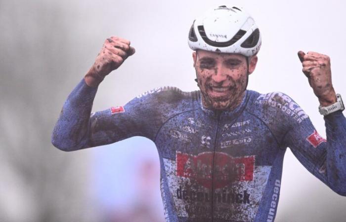 Niels Vandeputte remporte en solo sa première victoire en Coupe du monde à Hulst, Pim Ronhaar troisième