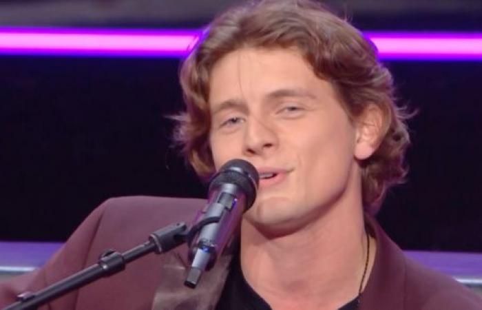 Ulysse dévoile sa chanson « Fou » sur le tournage de « Star Academy »