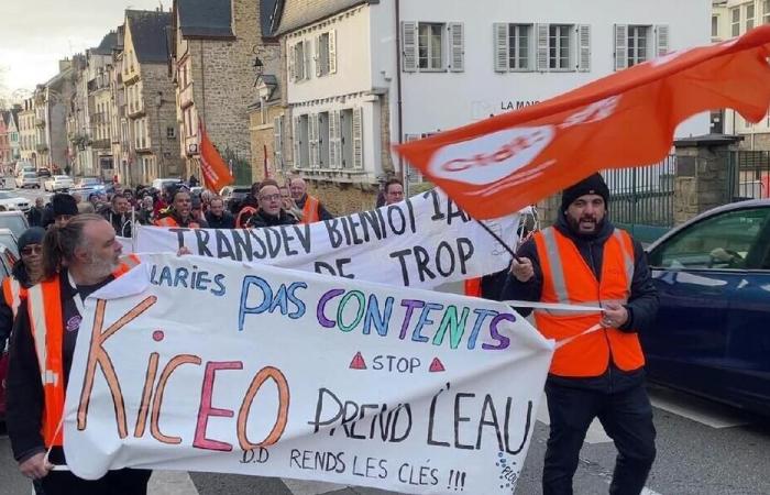 Les chauffeurs de bus expriment leur colère dans les rues de Vannes