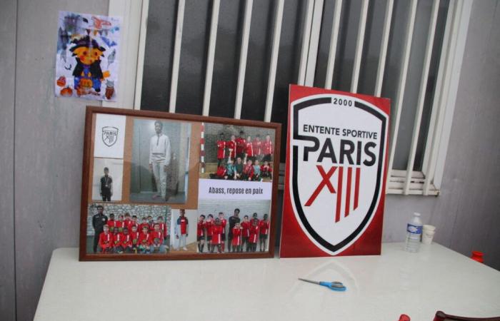 à Paris, vive émotion dans le club de football de l’adolescent tué devant le lycée Rodin