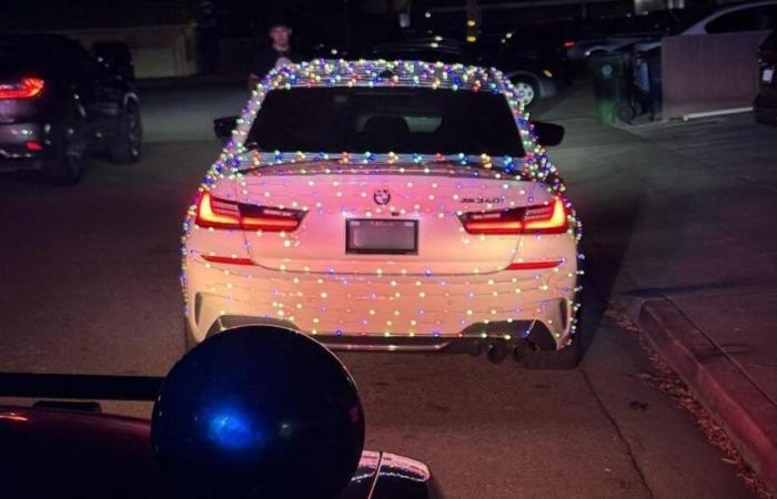 Les bustes du Hayward CHP décorent un « sapin de Noël mobile » sur l’Interstate 880