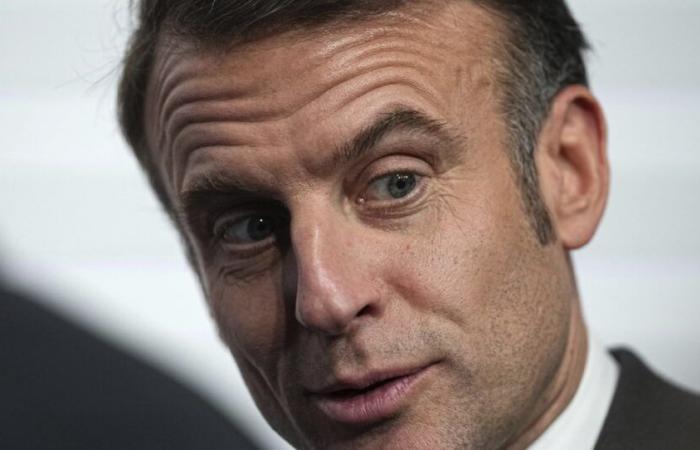 Emmanuel Macron dans la tempête, les phrases sur « trop de Mamadou » et les gays – Libero Quotidiano