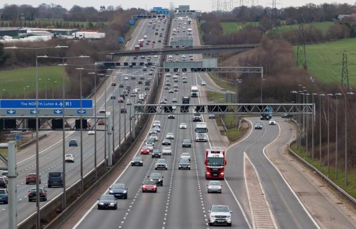 Le chaos de la circulation va frapper le week-end de Noël alors que des avertissements de vent de 80 mph sont émis