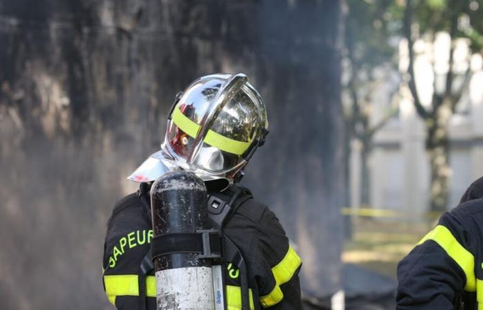 un hangar agricole ravagé par un incendie